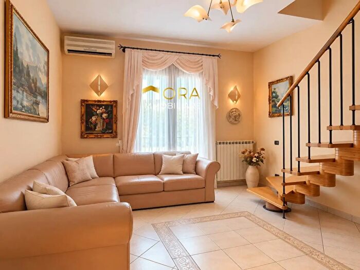 Appartamento quadrilocale in vendita in Via Fratelli Cervi, Agliana