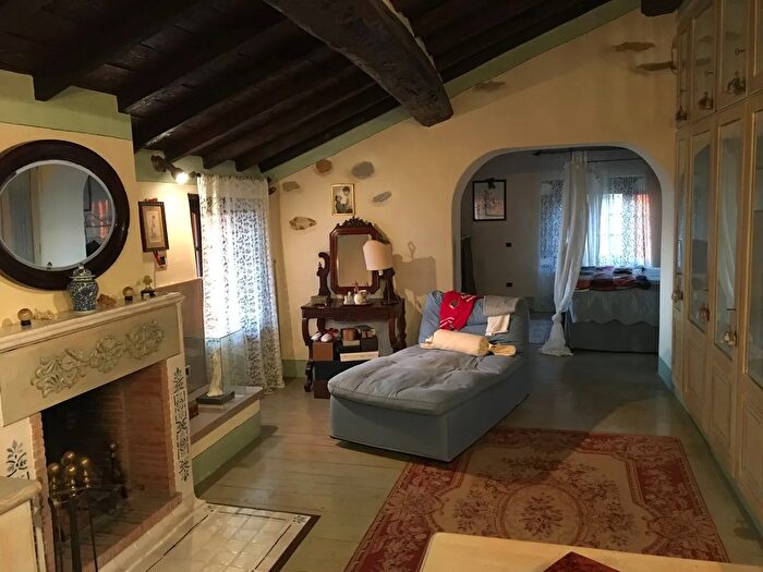 Casa trilocale in affitto in Seravezza Monte di Ripa, Pietrasanta