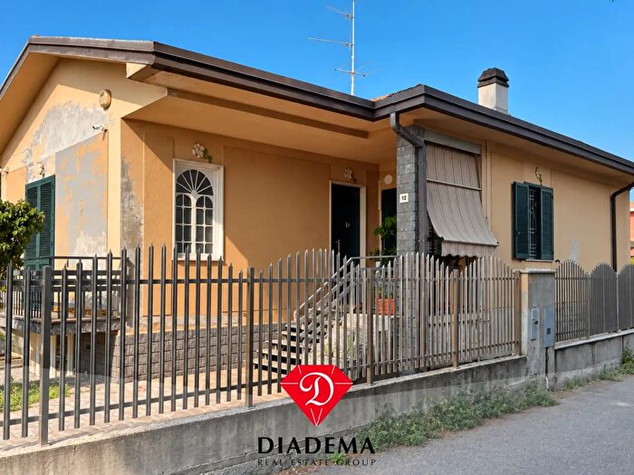 Casa trilocale in vendita in Via Mercadante, Fagnano Olona