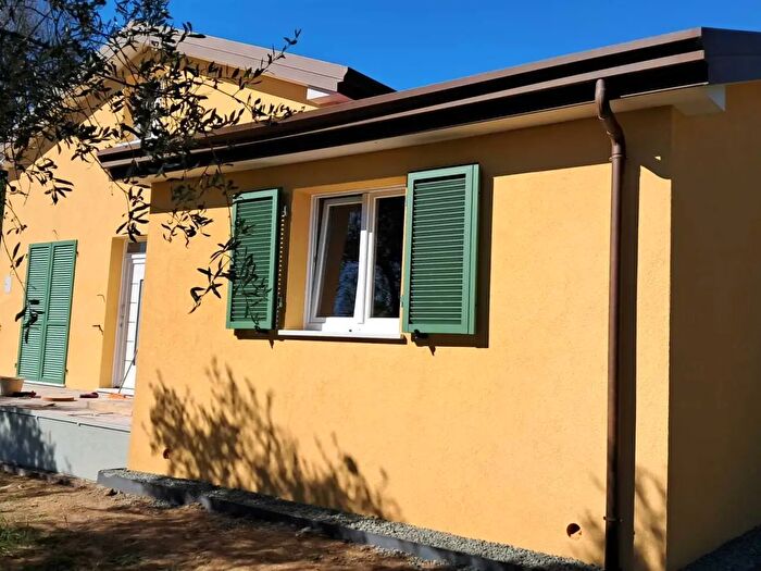 Casa quadrilocale in vendita in Sarzana