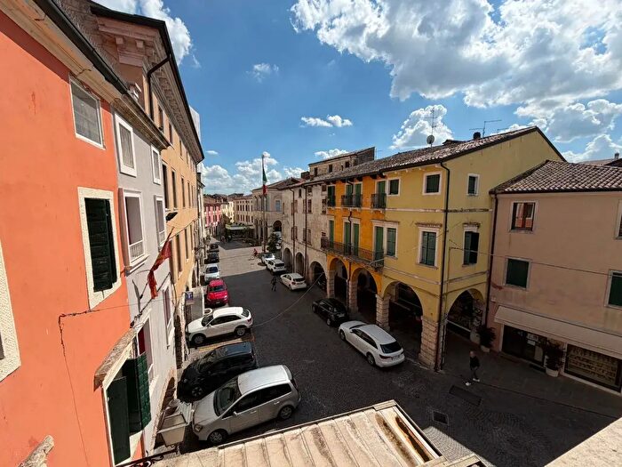 Appartamento trilocale in vendita in Piazza Mazzini, Cologna Veneta