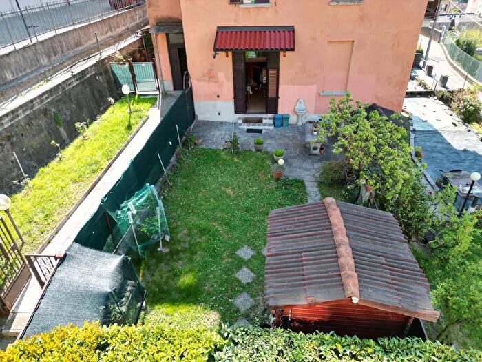 Appartamento trilocale in vendita in Via Riviera, Como