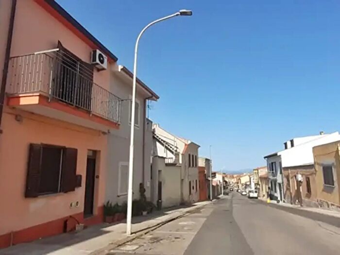 Appartamento trilocale in vendita in Via Muros, Ossi