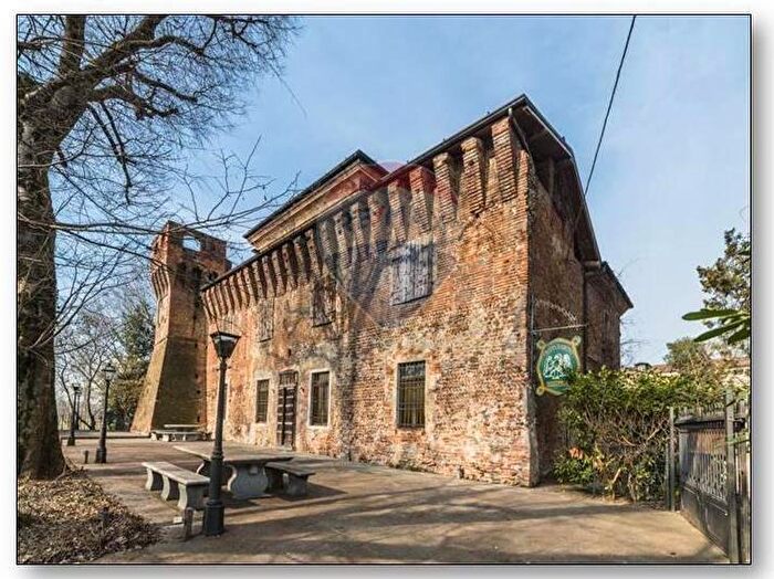 Casa con 15 locali in vendita in Orzinuovi