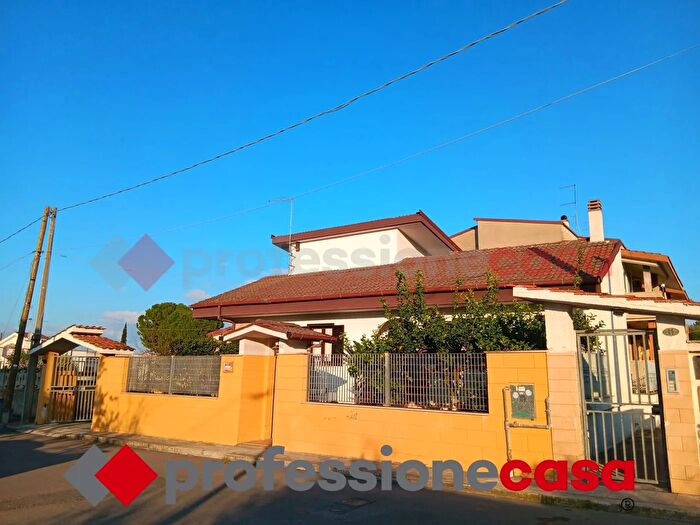 Casa quadrilocale in vendita in Via Guarino Guarini d, Taranto