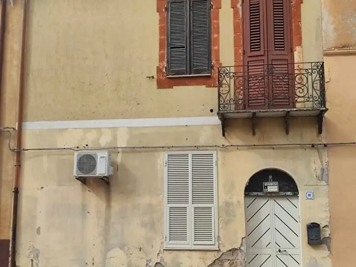 Casa con 8 locali in vendita in Via Vittorio Emanuele, Bonnanaro