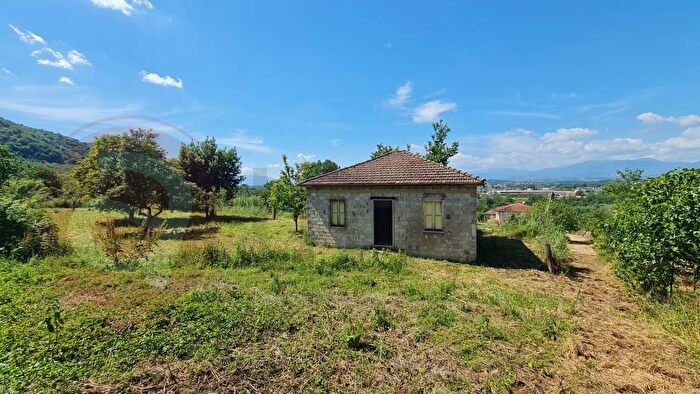 Casa con 5 locali in vendita in Via Cupa, Falvaterra