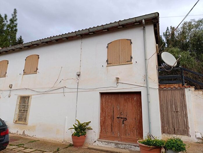 Casa con 10 locali in vendita in Iglesias