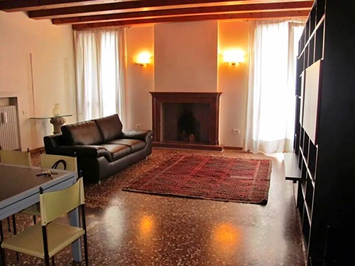 Appartamento quadrilocale in affitto in Ponte degli Angeli, Vicenza