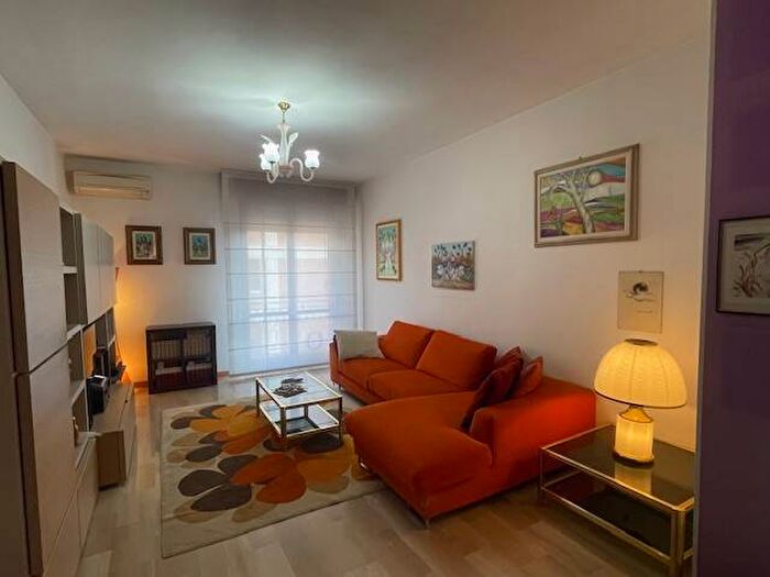 Appartamento con 5 locali in affitto in Viale dellAutodromo, Villaggio Giardino, Modena