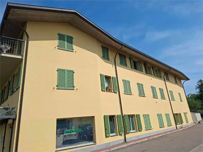 Appartamento trilocale in vendita in Via Milano Somma Lombardo Va, Somma Lombardo