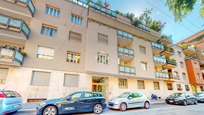 Appartamento trilocale in vendita in Via Luisa Sanfelice, Milano