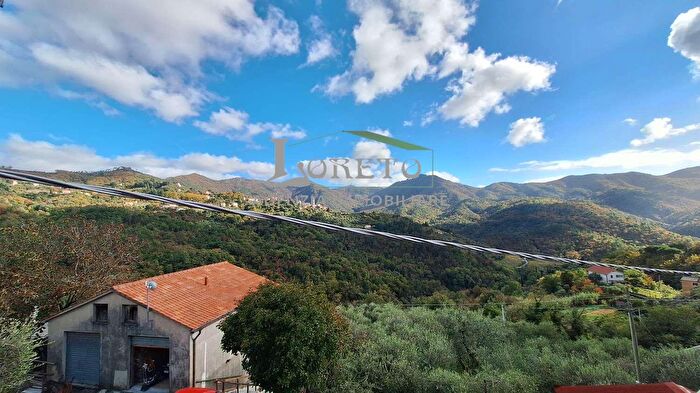 Appartamento con 5 locali in vendita in Località Mereta, Castiglione Chiavarese