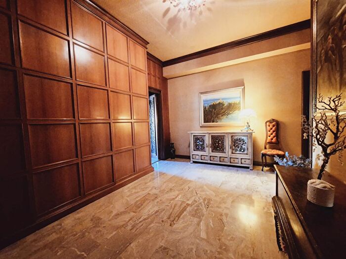 Appartamento con 6 locali in vendita in Ancona Zona Pietralacroce, Ancona