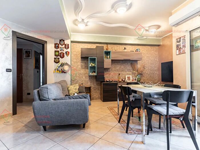 Appartamento quadrilocale in vendita in Floridia