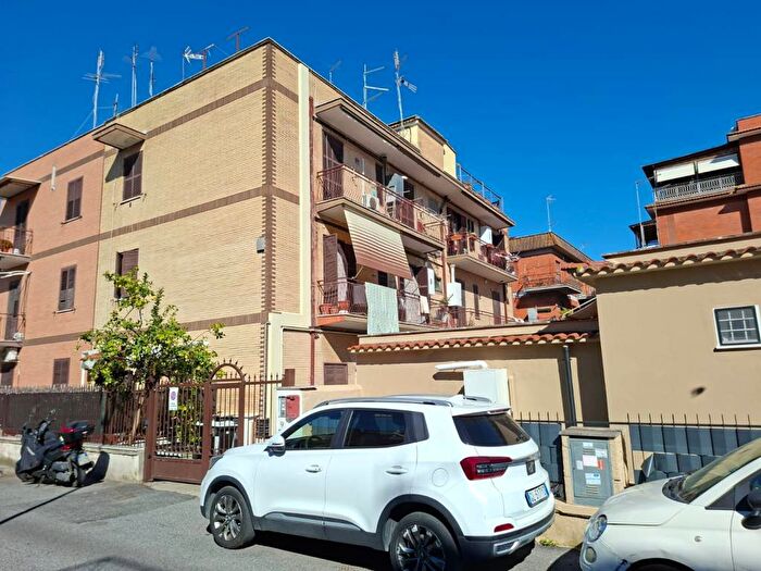 Appartamento trilocale in affitto in Porta di Roma, Roma