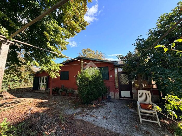 Casa trilocale in vendita in Via Speciano, Cave