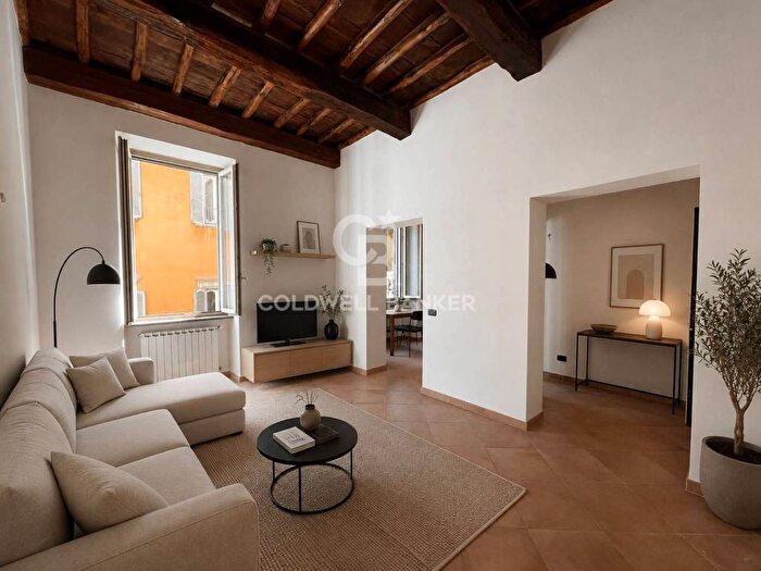 Appartamento trilocale in affitto in VIA DI PARIONE, Piazza Navona, Roma