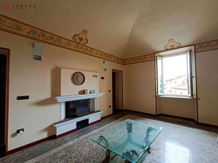 Appartamento quadrilocale in vendita in Via dei Martiri, Romagnano Sesia