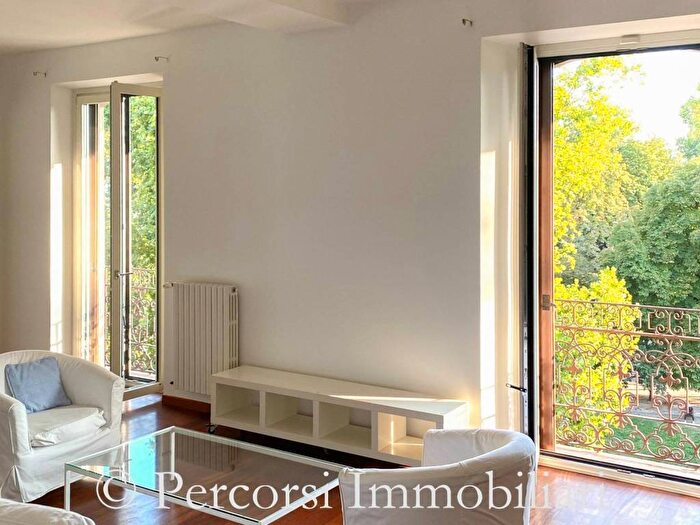 Appartamento trilocale in affitto in Viale Vittorio Veneto, Porta Venezia, Milano