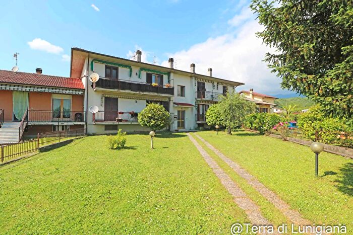 Appartamento con 8 locali in vendita in Via Menhir, Villafranca In Lunigiana