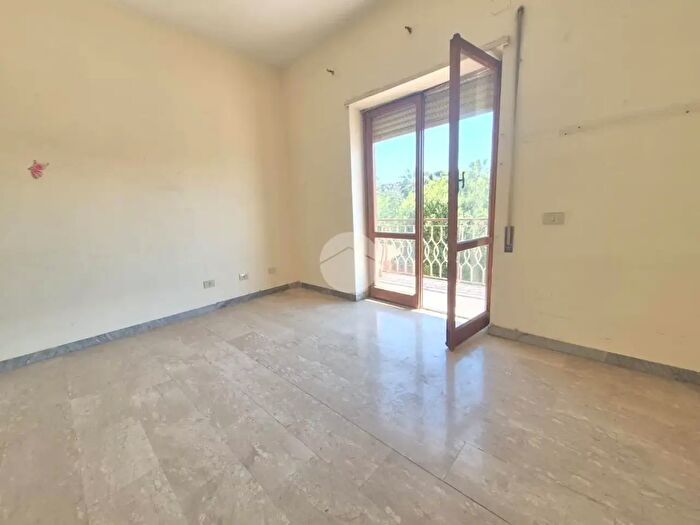Appartamento bilocale in vendita in Via dei Bonacolsi, Roma