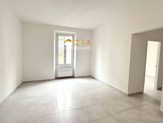 Appartamento trilocale in vendita in Via degli Artisti, Firenze