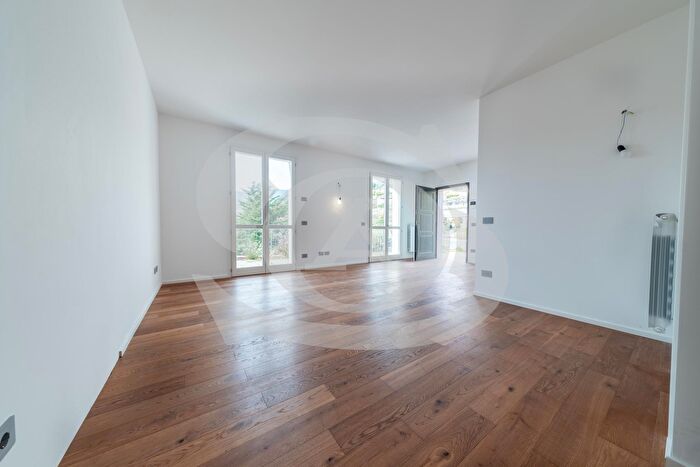 Appartamento quadrilocale in vendita in Via degli Anemoni SNC, Ospedaletti