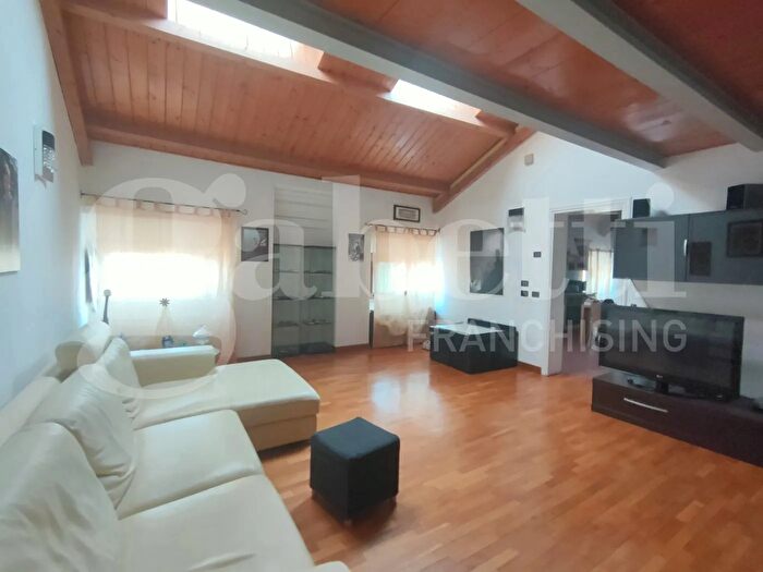 Appartamento con 5 locali in vendita in Ariano Nel Polesine