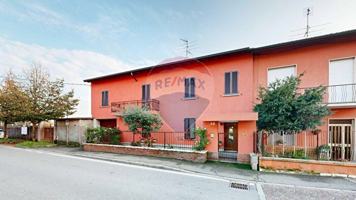 Casa quadrilocale in vendita in Via IV Novembre, Pozzuolo Martesana