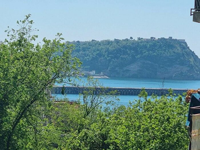 Appartamento trilocale in affitto in Via San Gennaro Agnano, Pozzuoli Alta, Pozzuoli