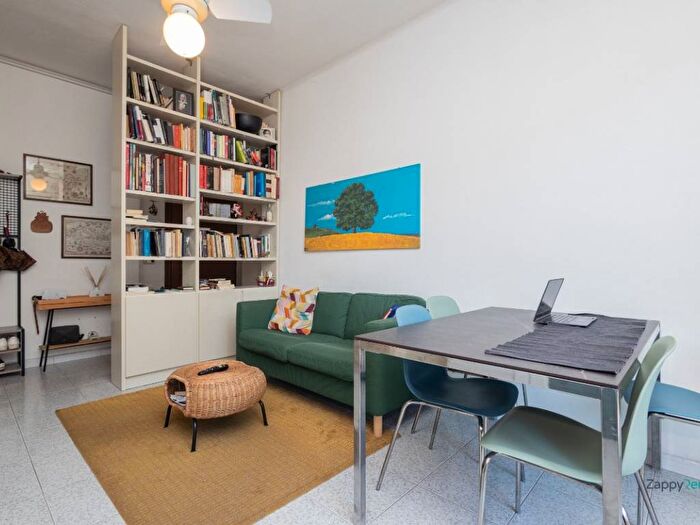 Appartamento bilocale in affitto in Via Santa Monica, Prato Centenaro, Milano