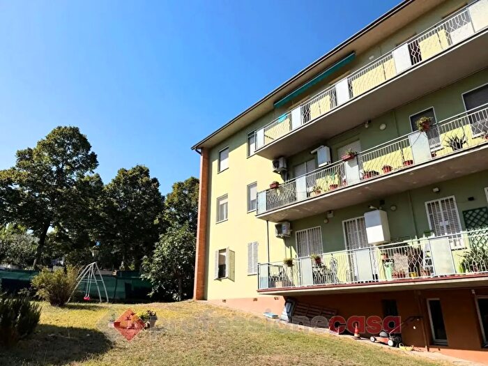 Appartamento trilocale in vendita in Via Santorre di Santarosa, Corciano