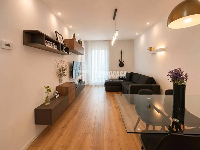 Appartamento quadrilocale in vendita in Via Greppi, Robbiate