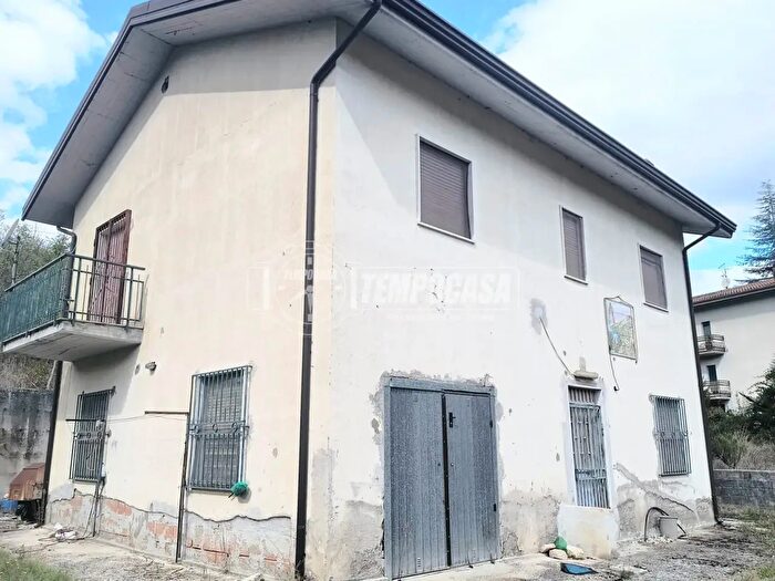 Casa trilocale in vendita in Contrada Piani, San Mango Sul Calore