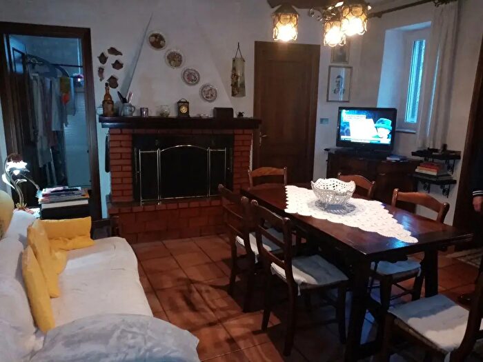 Casa quadrilocale in vendita in Via Umberto I, Terni