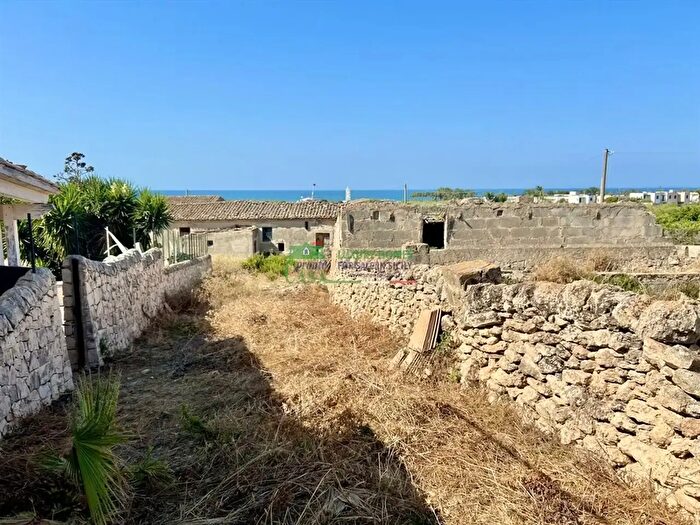 Casa con 5 locali in vendita in Via Emanuele Muccio, Ragusa
