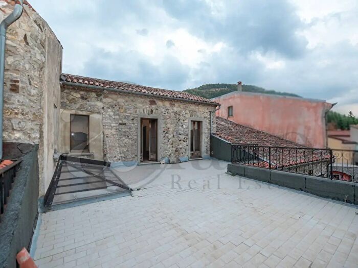 Appartamento con 7 locali in vendita in Via Roma, Sasso Di Castalda