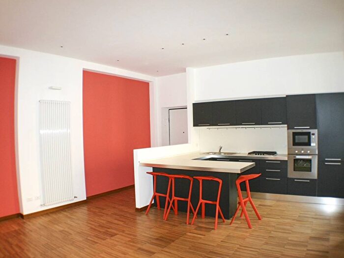 Appartamento trilocale in affitto in Via Marghera, Vercelli Wagner, Milano