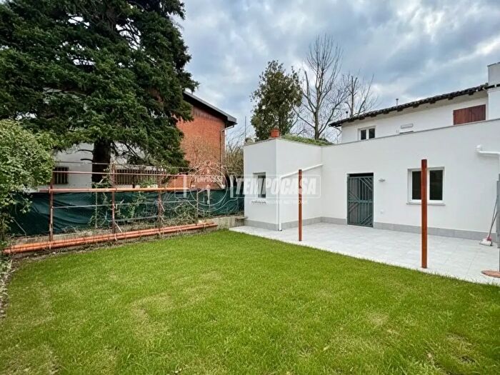 Case in Vendita e in Affitto - 3