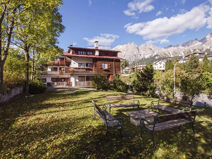 Appartamento con 6 locali in affitto in via Lungoboite Majoni, Centro, Cortina dAmpezzo