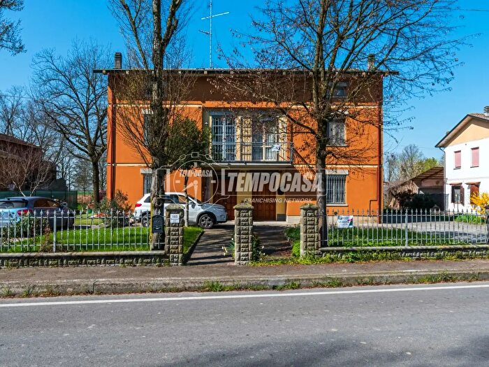 Appartamento quadrilocale in vendita in Via Ponte Forca, Cadelbosco Di Sopra