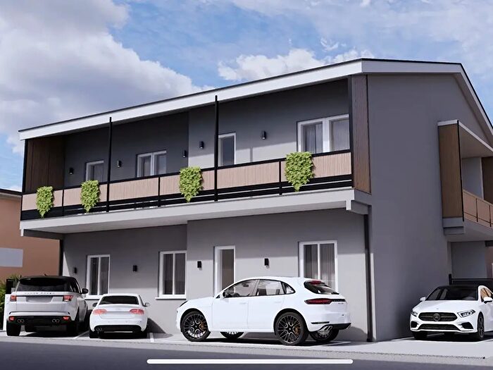 Appartamento quadrilocale in vendita in Piazza Lorenzo Perosi, Rovigo