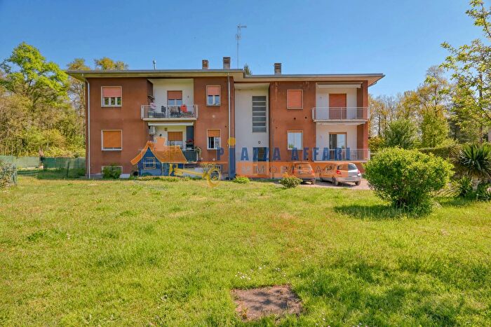 Appartamento trilocale in vendita in Via Parini, Besnate