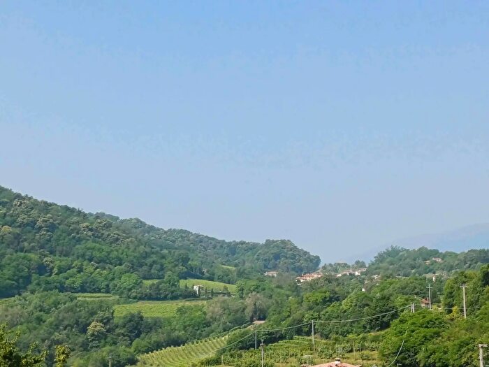 Casa con 6 locali in vendita in Via Reseretta, Tarzo