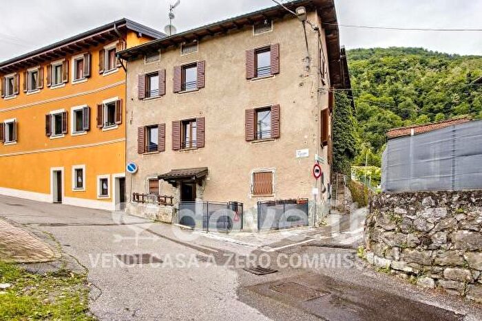 Casa con 6 locali in vendita in Via Marianne, Cuveglio