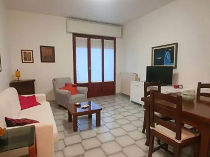 Appartamento trilocale in affitto in Via Firenze a, Massa