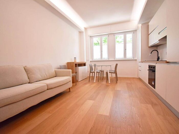 Appartamento bilocale in affitto in Via Monte Rosa, Monte Rosa Lotto, Milano