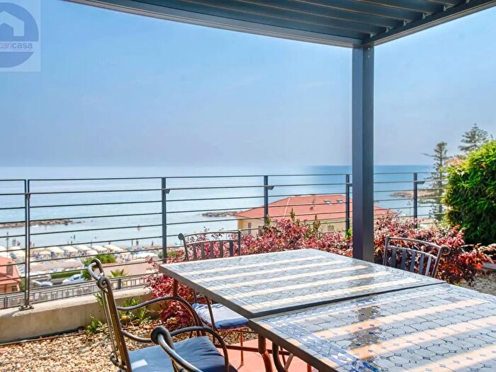 Appartamento bilocale in vendita in Via Aurelia, Santo Stefano Al Mare