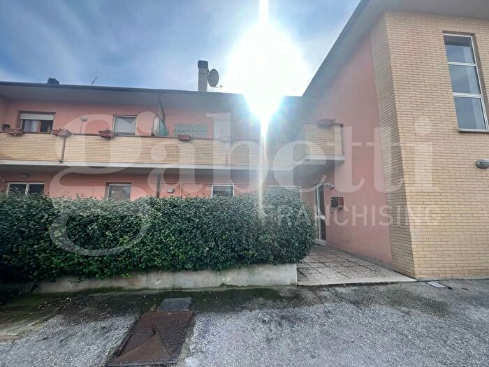 Appartamento trilocale in vendita in Fraz San Giacomo Corso Flaminio, Spoleto